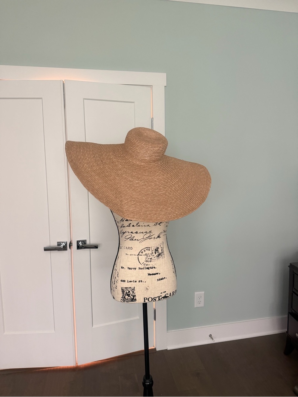 San Diego Hat Company Wide Brim Straw Sun Hat in Natural Tan